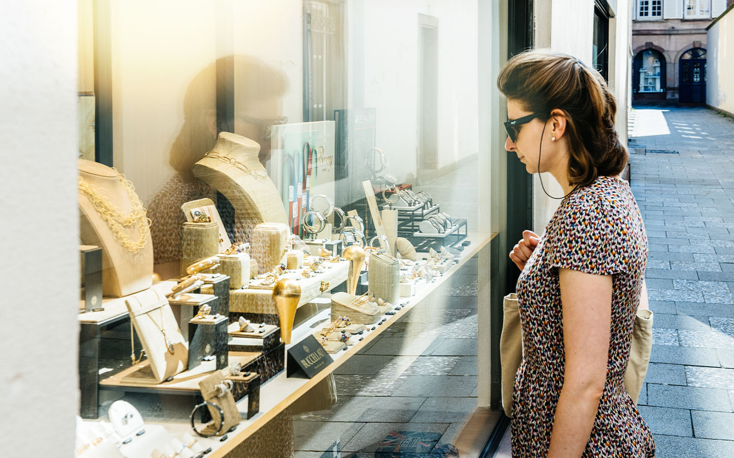 Luxury jewellery brands gamble on raising prices as gold surges