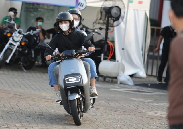 Macao’s electric motorbike drive hits a charging bottleneck
