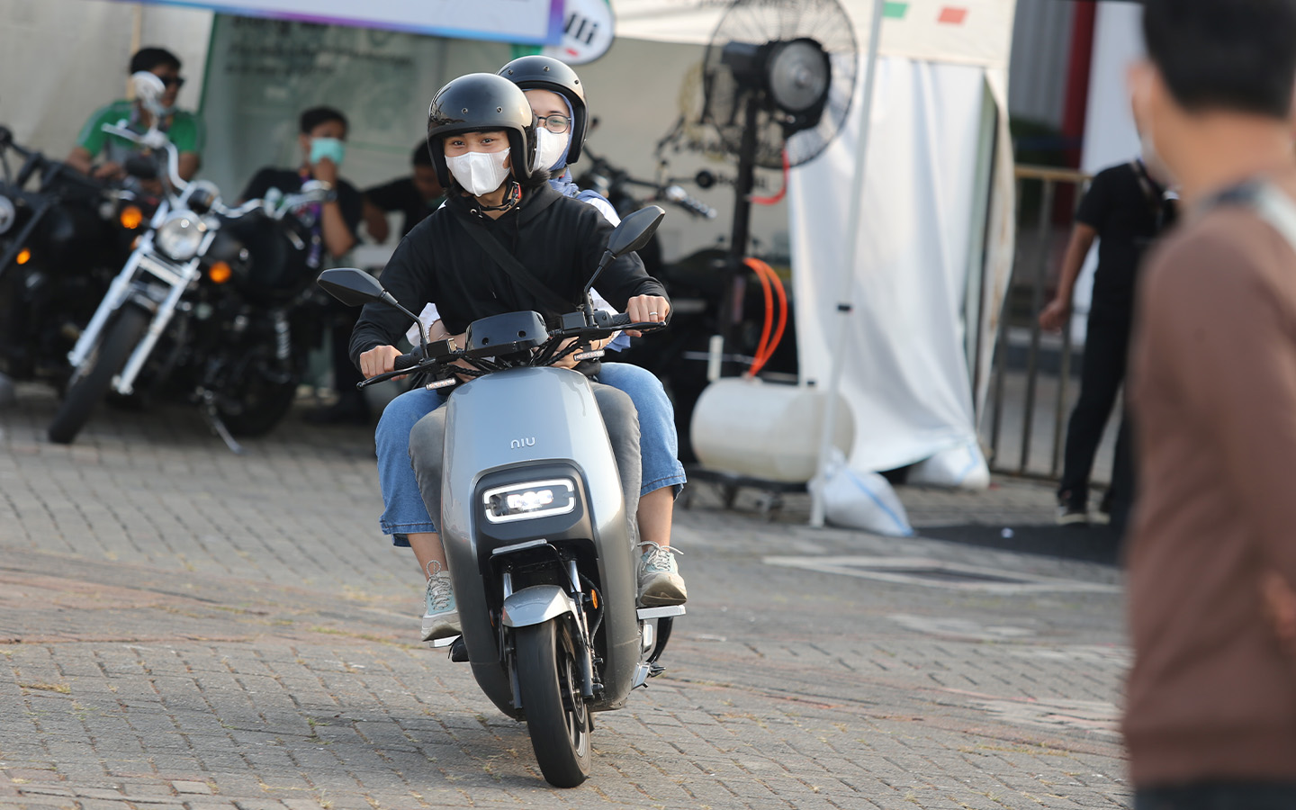 Macao’s electric motorbike drive hits a charging bottleneck