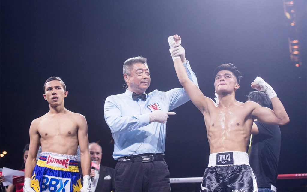 Olfindo (Right) got his hands raised after winning his debut fight back in 2017