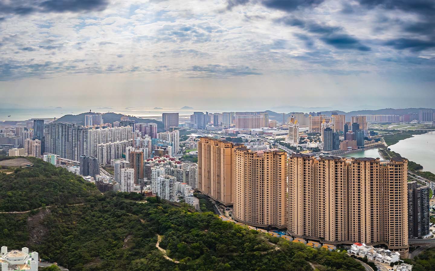 Macao’s residential property prices continued their downward trend in the third quarter