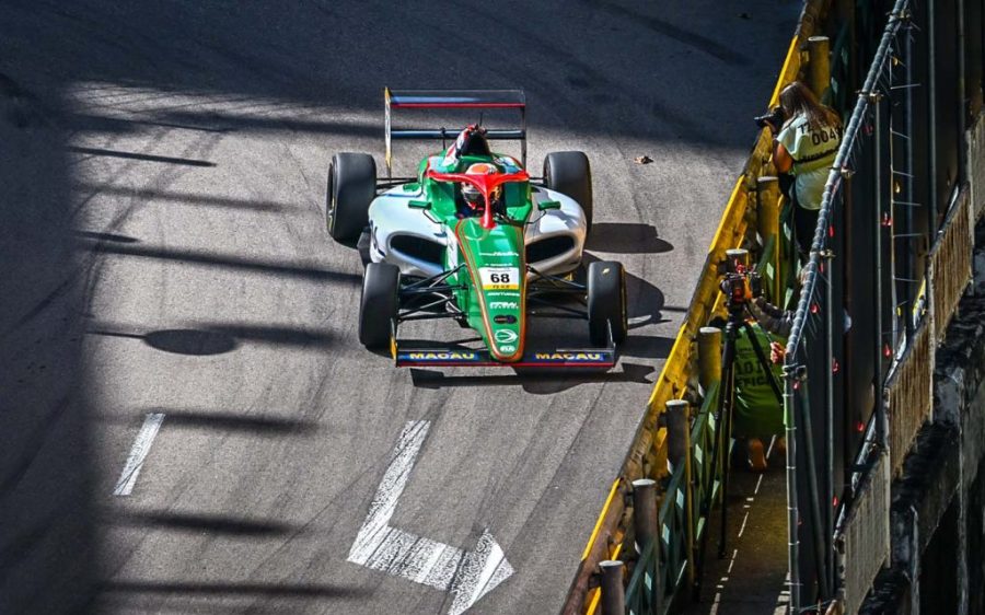 Olivieri survives wild opening lap to win chaotic Macau F4 qualification race