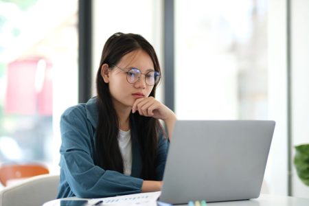 Over 70 percent of Macao workers didn’t get a pay rise this year, survey finds