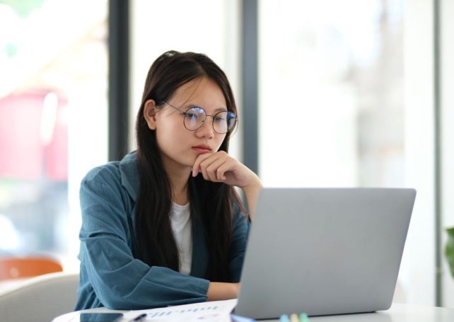 Over 70 percent of Macao workers didn’t get a pay rise this year, survey finds