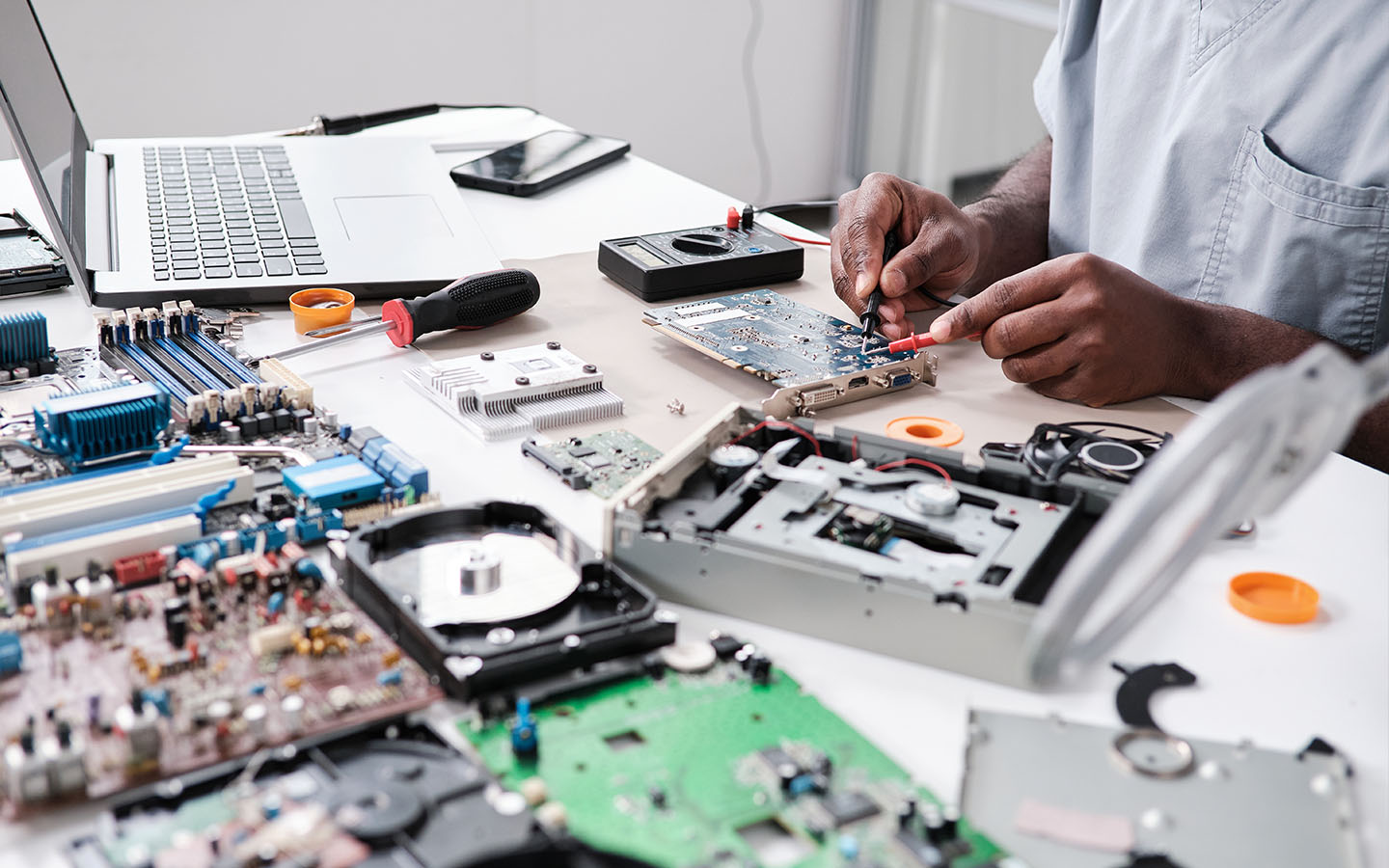 Mozambique breaks ground on pioneering electronics factory