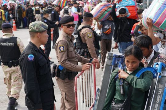 Thai-Cambodian border clashes resume, leaving at least 10 dead