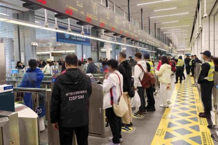 Foreign nationals can now use automated clearance channels at Zhuhai Port Foreign nationals can now use automated clearance channels at Zhuhai Port