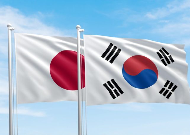 Japan and South Korea pledge stronger ties amid North Asian tensions