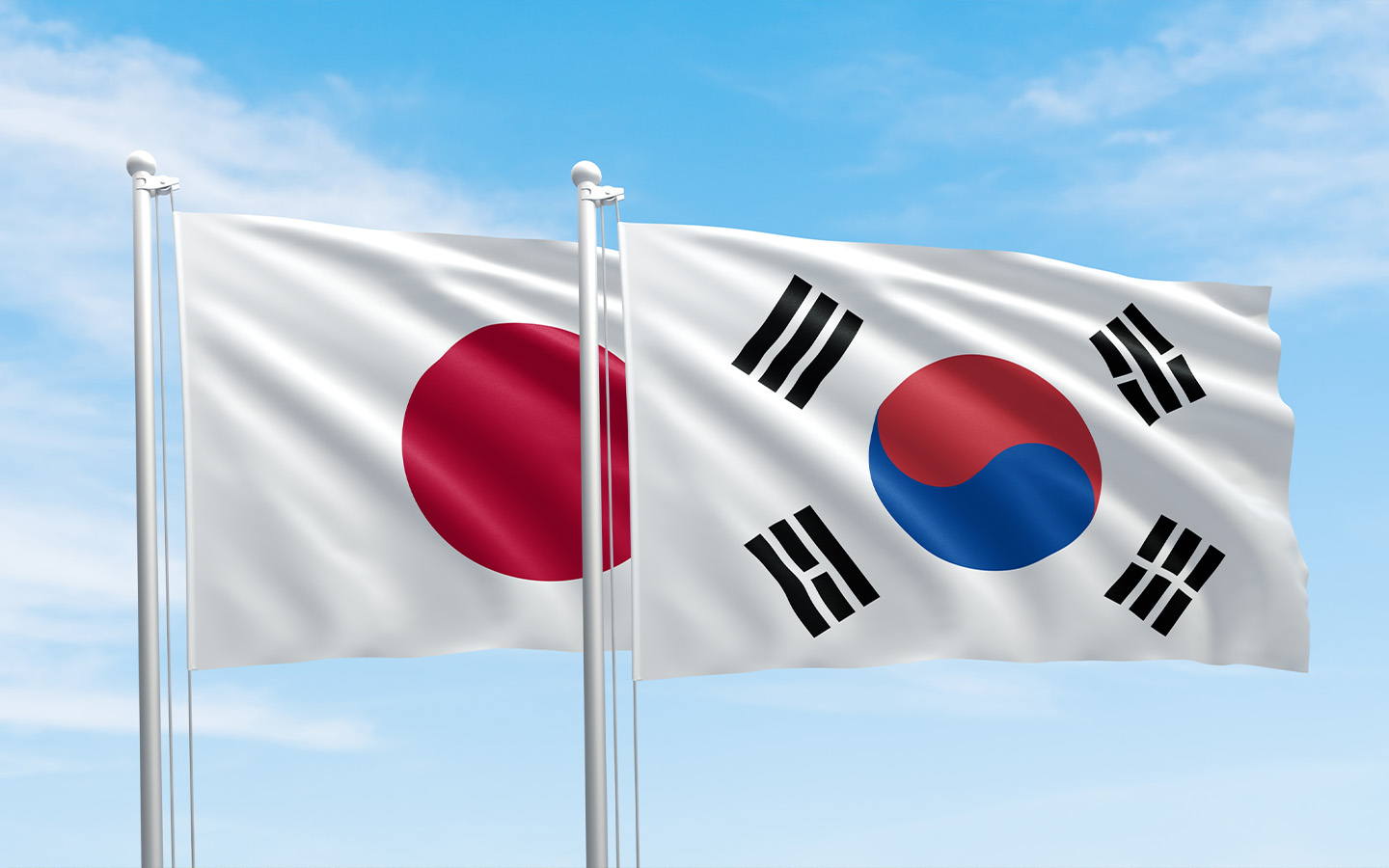 Japan and South Korea pledge stronger ties amid North Asian tensions