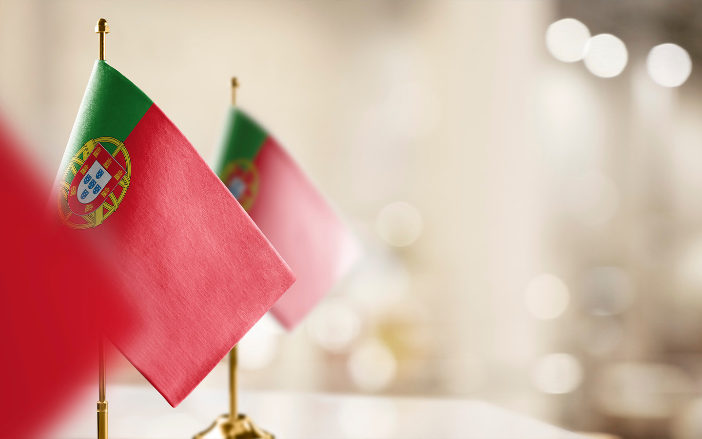 Portuguese elections: first-round win for socialist paves way for run-off against far-right 