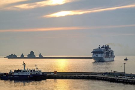 South Korean ports benefit as Chinese cruise ships shun Japan