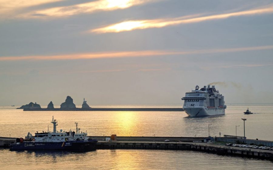South Korean ports benefit as Chinese cruise ships shun Japan