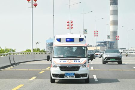 New ambulance scheme carries first patient from Guangzhou to Hong Kong
