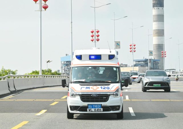 New ambulance scheme carries first patient from Guangzhou to Hong Kong