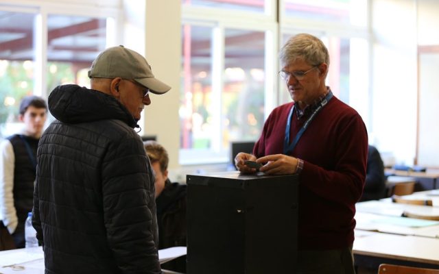 Centre-left Socialist Seguro elected Portugal’s president by a landslide