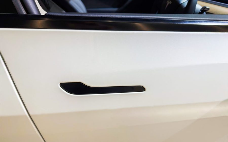 China to ban Tesla-style concealed car door handles in world first 