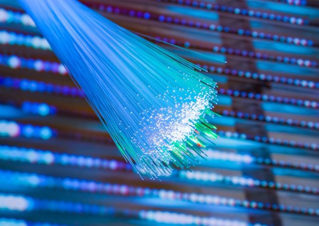 Chinese team makes breakthrough in fibre-wireless data speeds