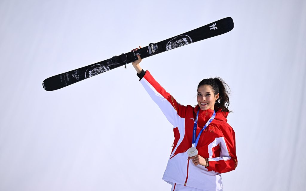 Silver medalist Gu Ailing poses during the awarding ceremony at the Milan-Cortina 2026 Olympic Winter Games
