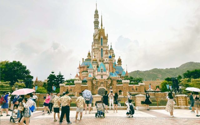 5,000 free Disneyland tickets given to domestic workers in Hong Kong