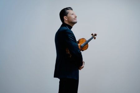 Renowned violinist Julian Rachlin leads the Macao Orchestra in an evening of classics Renowned violinist Julian Rachlin leads the Macao Orchestra in an evening of classics