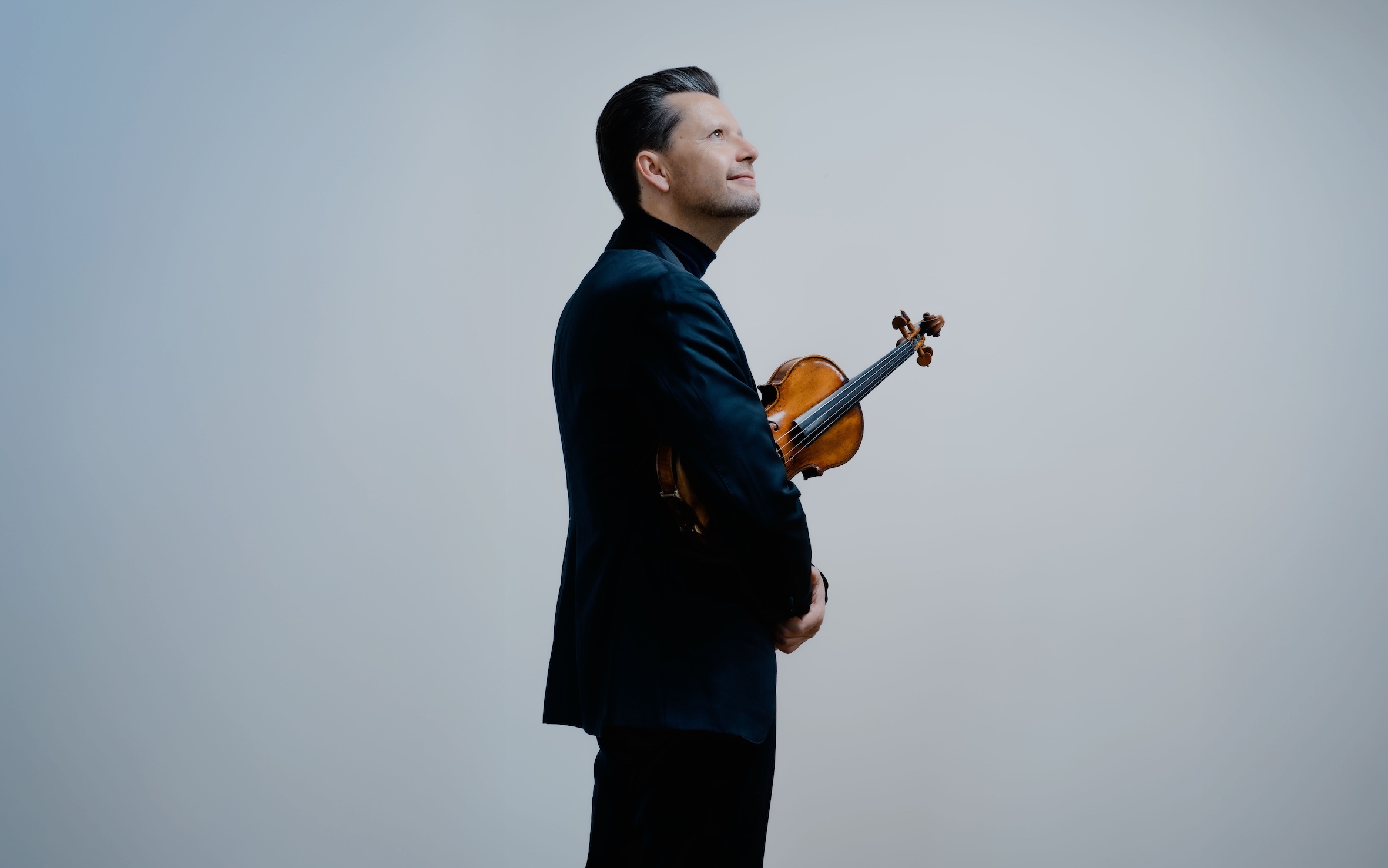 Renowned violinist Julian Rachlin leads the Macao Orchestra in an evening of classics
