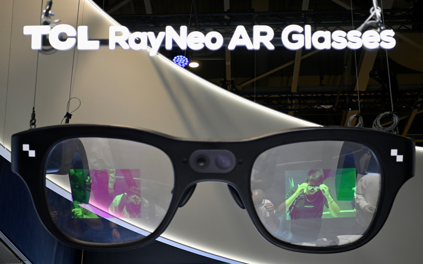 ‘Amazing.’ IOC president tries Shenzhen-made AI glasses at Milano 2026 Winter Olympics