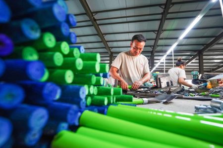China’s manufacturing contraction in February tempered by positive outlook China’s manufacturing contraction in February tempered by positive outlook