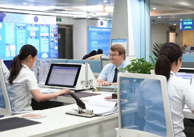 Greater Bay Area pioneers cross-city work permit for foreign expertise