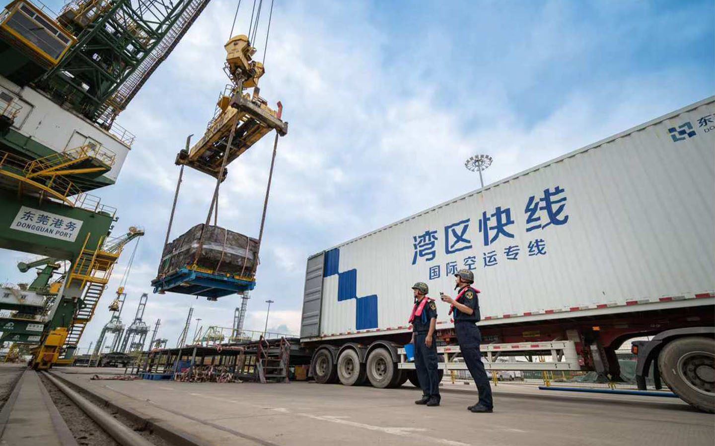 Dongguan-Hong Kong logistics park records surging annual growth