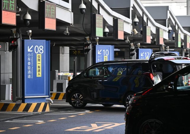 GBA motorists urge expanded in-car checks to ease border queues