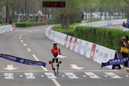 Shenzhen’s Honor robot smashes the human world record at the Beijing half-marathon